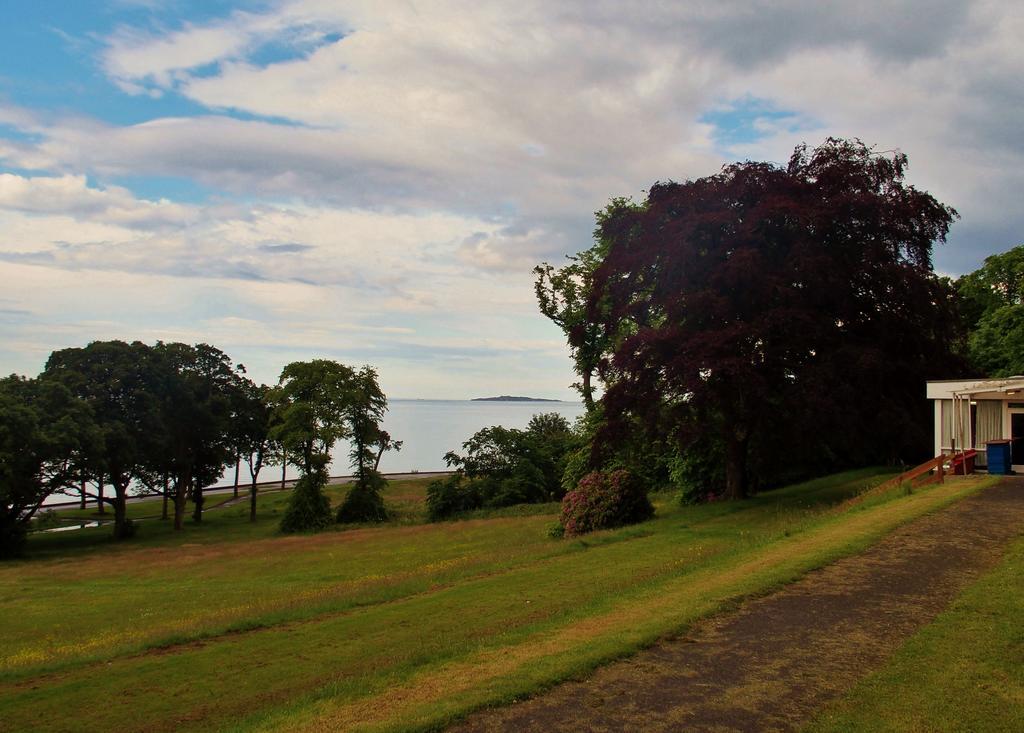 Almond House Lodge - Edinburgh — Photos 1